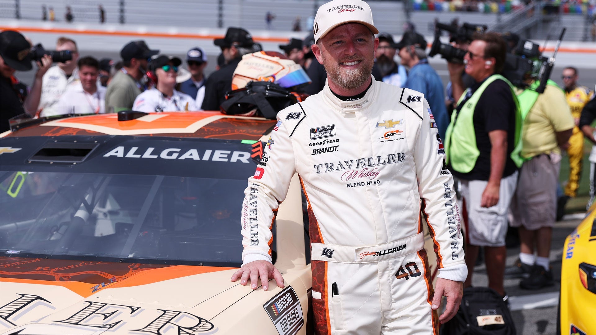 How to Choose a Racing Suit: The Ultimate Guide