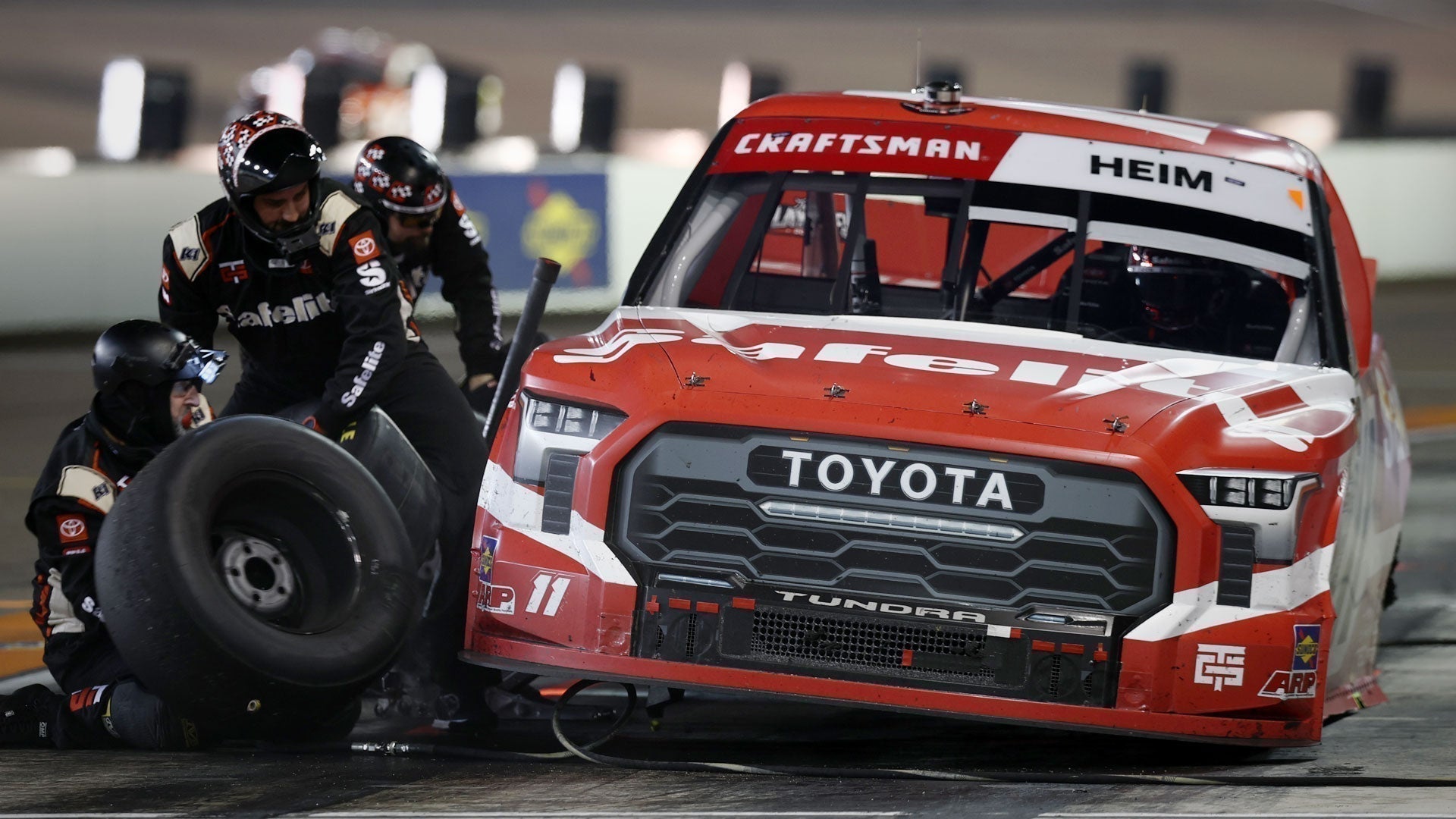 Tricon Garage team performs pit stop.